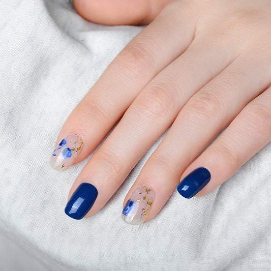 Mioga’s Elegant Blue Floral Nail Wraps